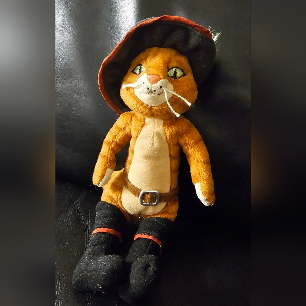 Ty Beanie Babies Puss In Boots Shrek the Third 8.5 Inch Tall Plush 2007 Edition